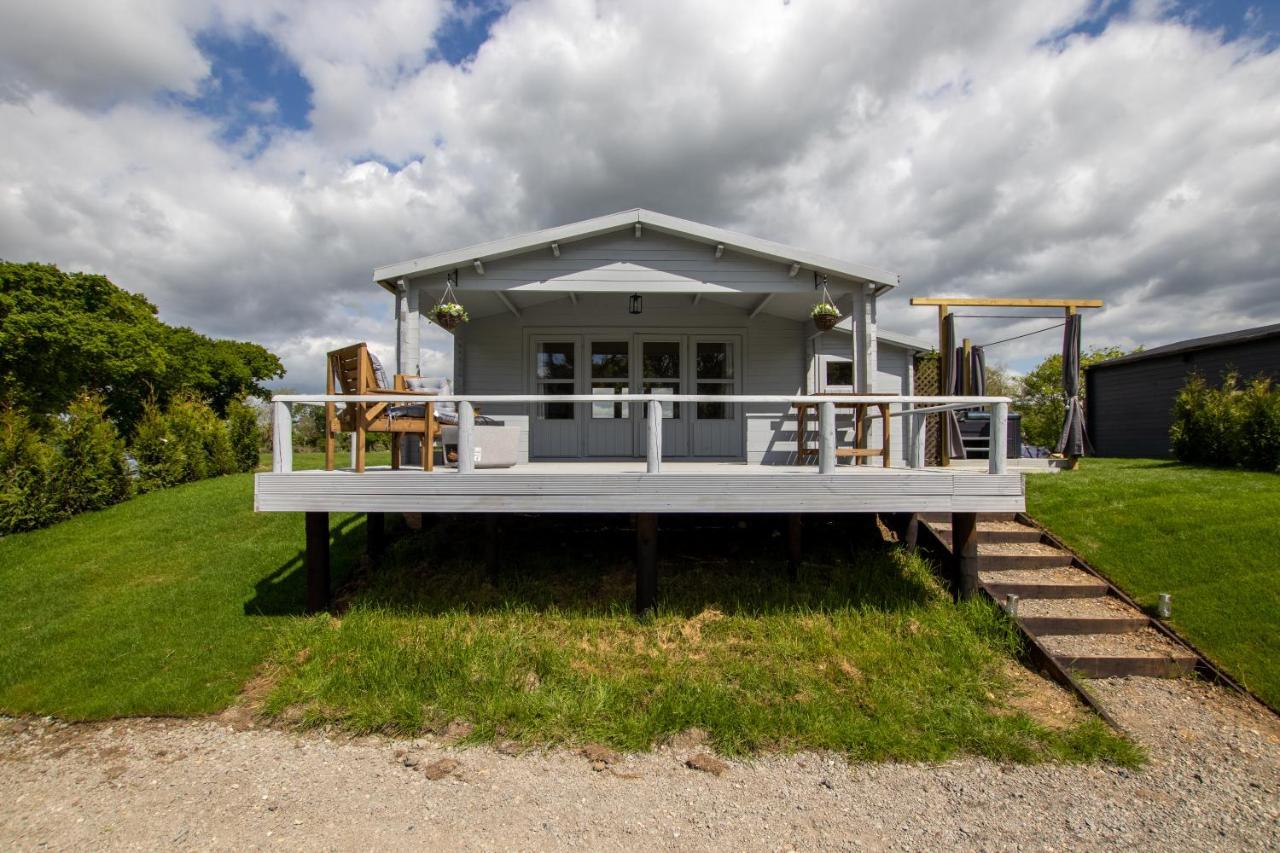 Choller Lake Lodges - Primrose Cabin With Private Hot Tub Арундел Экстерьер фото