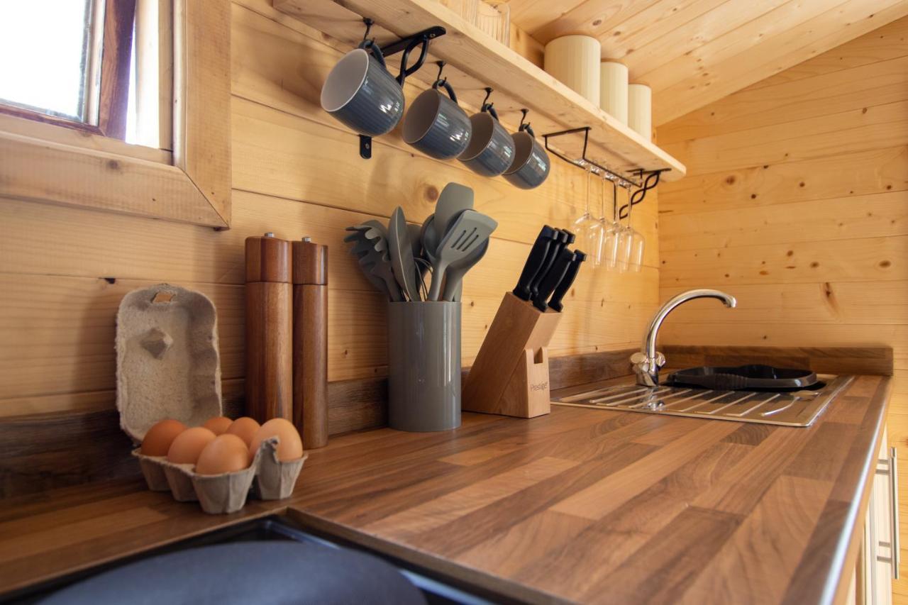 Choller Lake Lodges - Primrose Cabin With Private Hot Tub Арундел Экстерьер фото