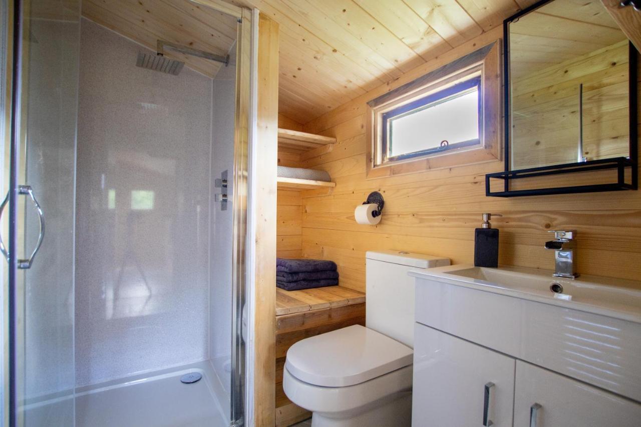 Choller Lake Lodges - Primrose Cabin With Private Hot Tub Арундел Экстерьер фото