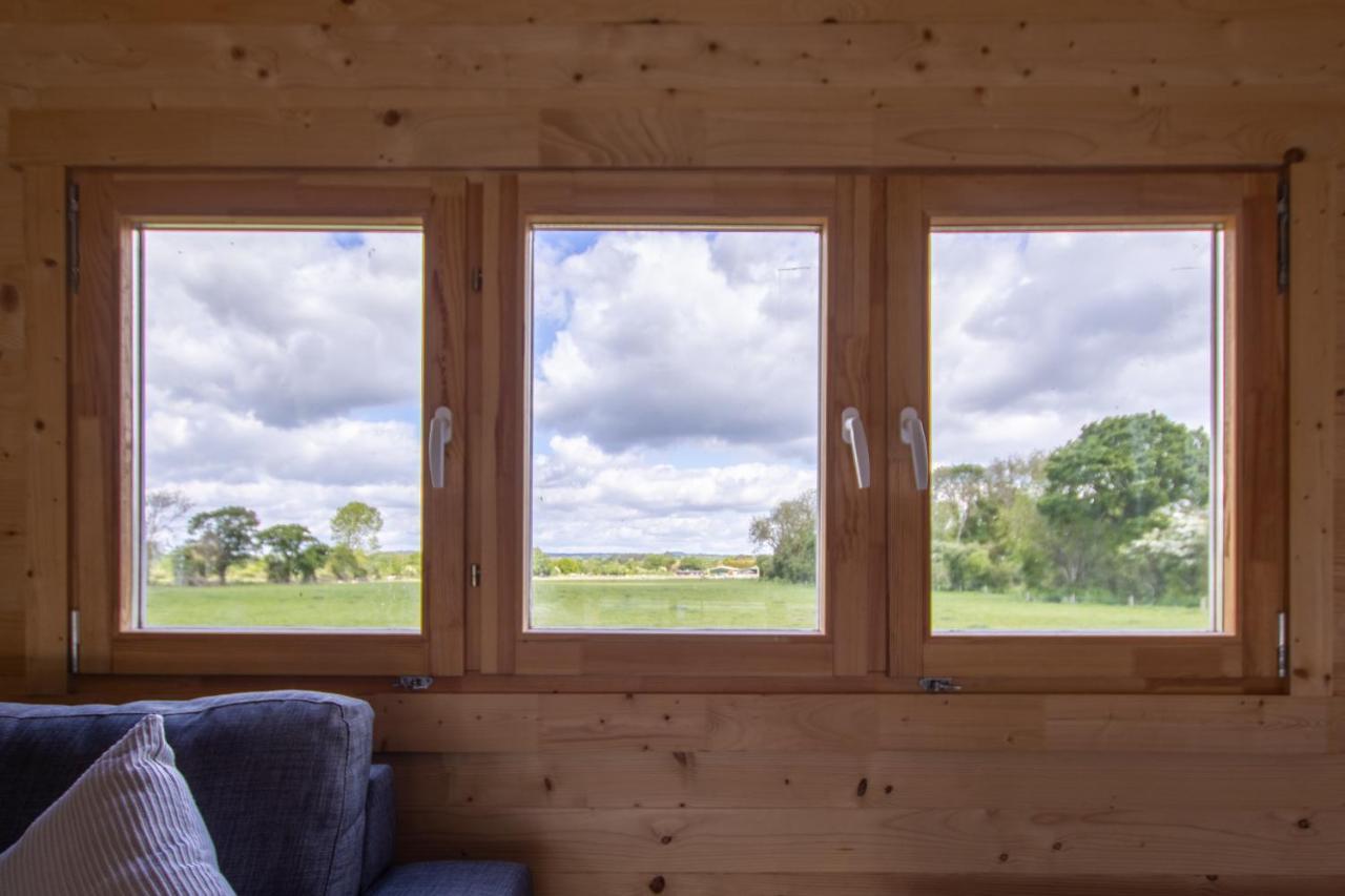 Choller Lake Lodges - Primrose Cabin With Private Hot Tub Арундел Экстерьер фото