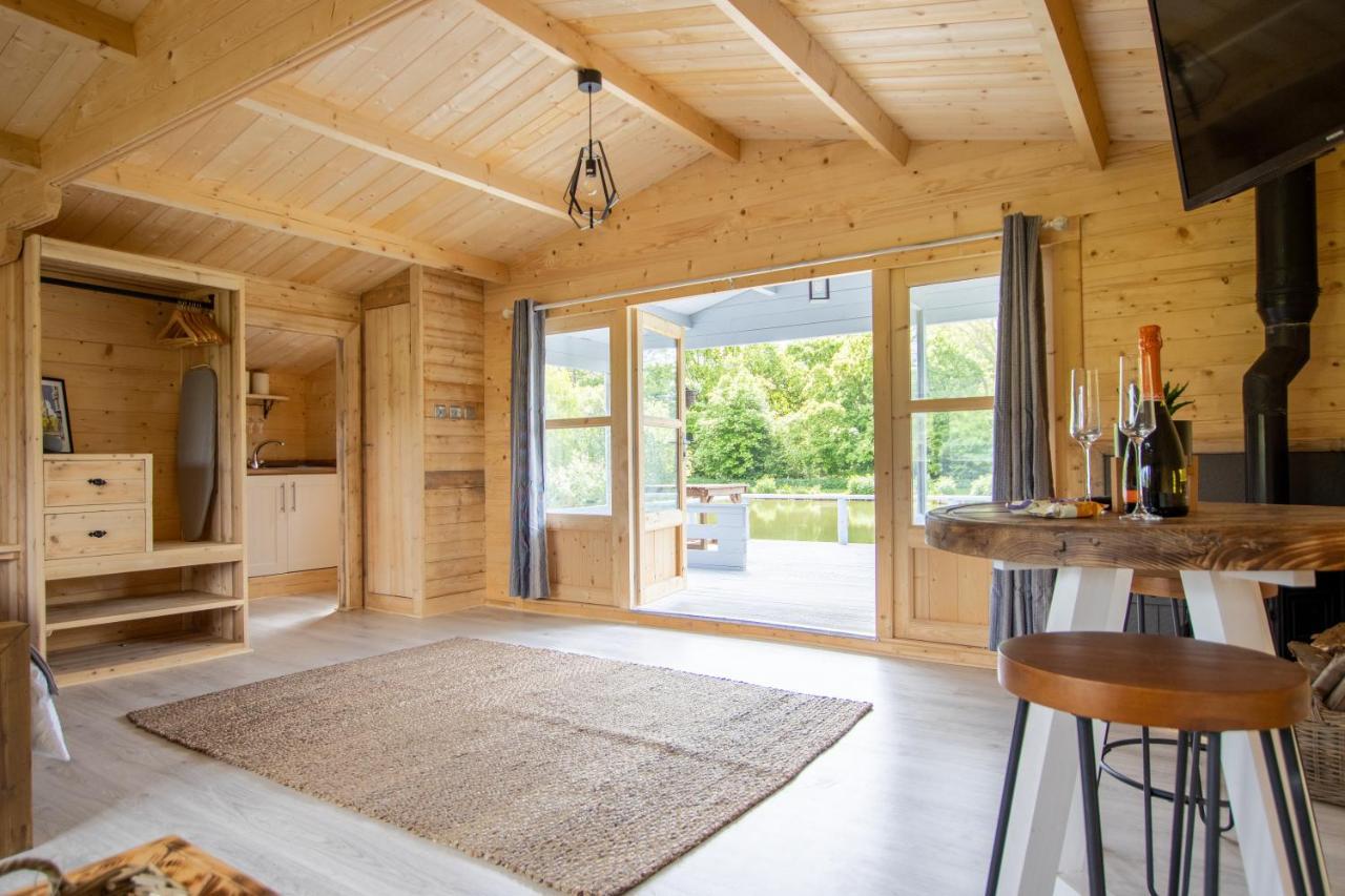 Choller Lake Lodges - Primrose Cabin With Private Hot Tub Арундел Экстерьер фото