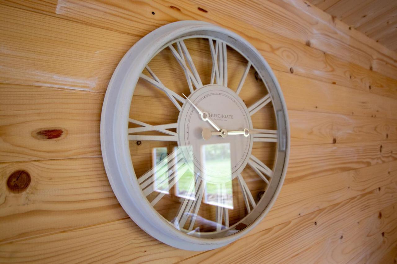 Choller Lake Lodges - Primrose Cabin With Private Hot Tub Арундел Экстерьер фото