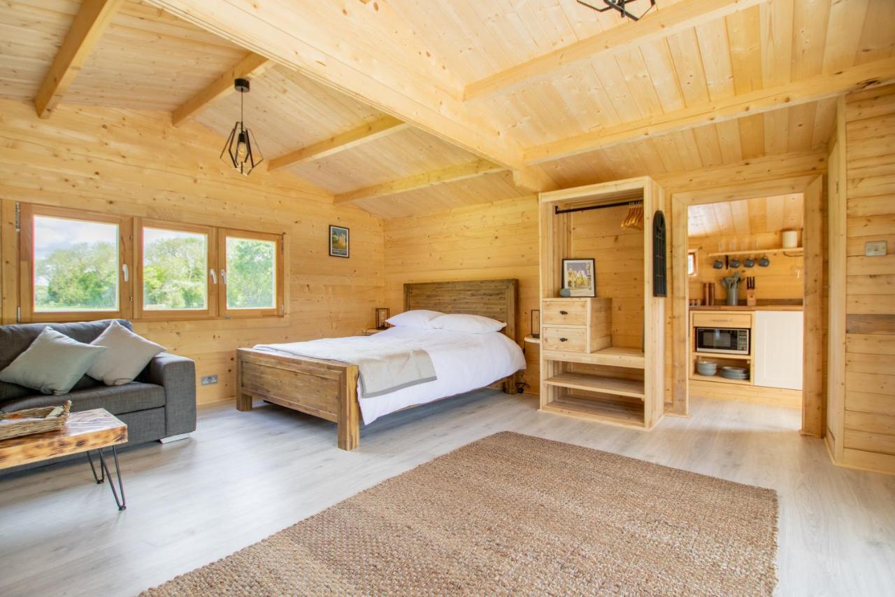 Choller Lake Lodges - Primrose Cabin With Private Hot Tub Арундел Экстерьер фото